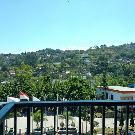 Marbella Suites Bandung Cimenyan Екстериор снимка