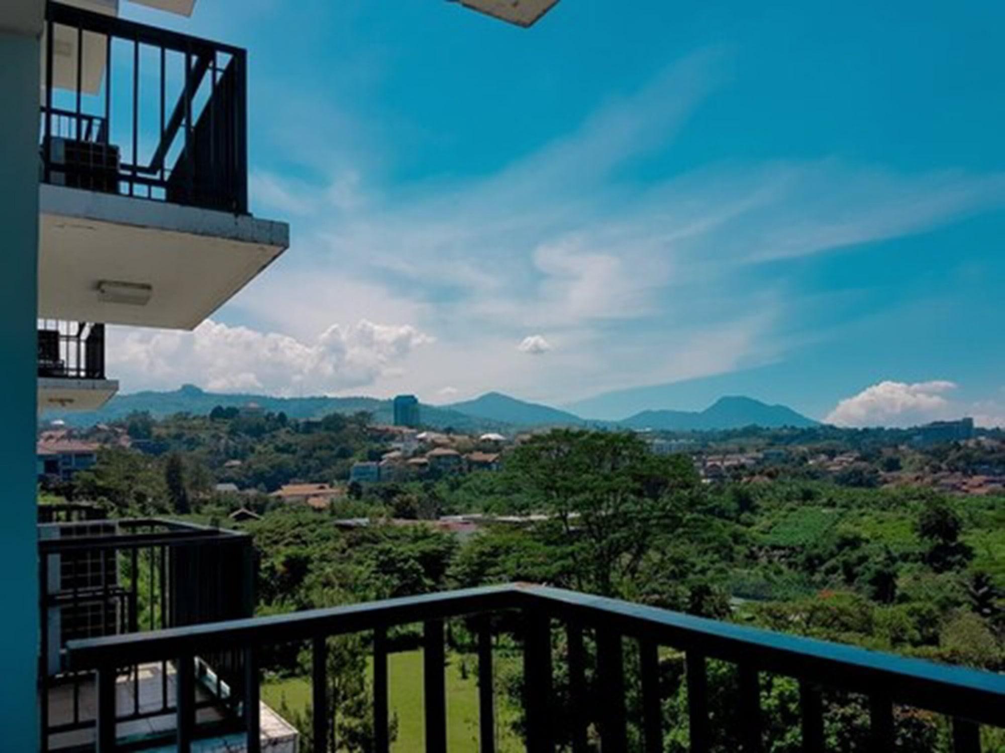 Marbella Suites Bandung Cimenyan Екстериор снимка