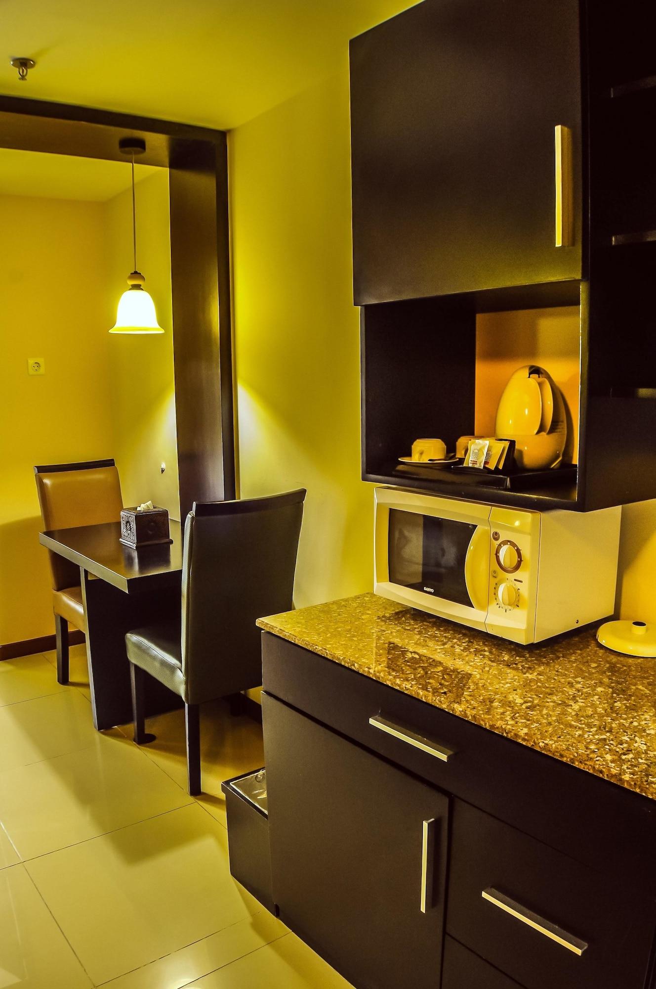Marbella Suites Bandung Cimenyan Екстериор снимка
