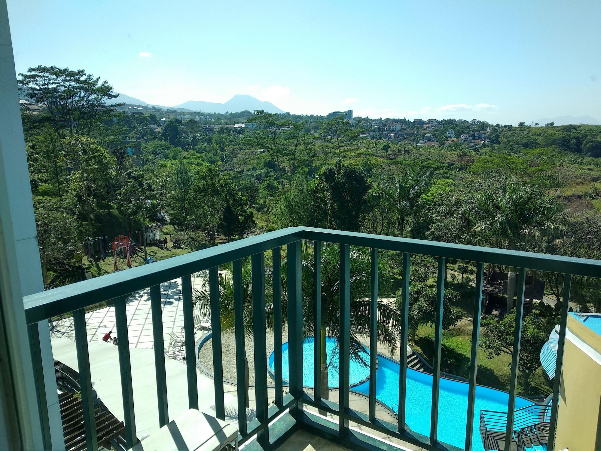 Marbella Suites Bandung Cimenyan Екстериор снимка
