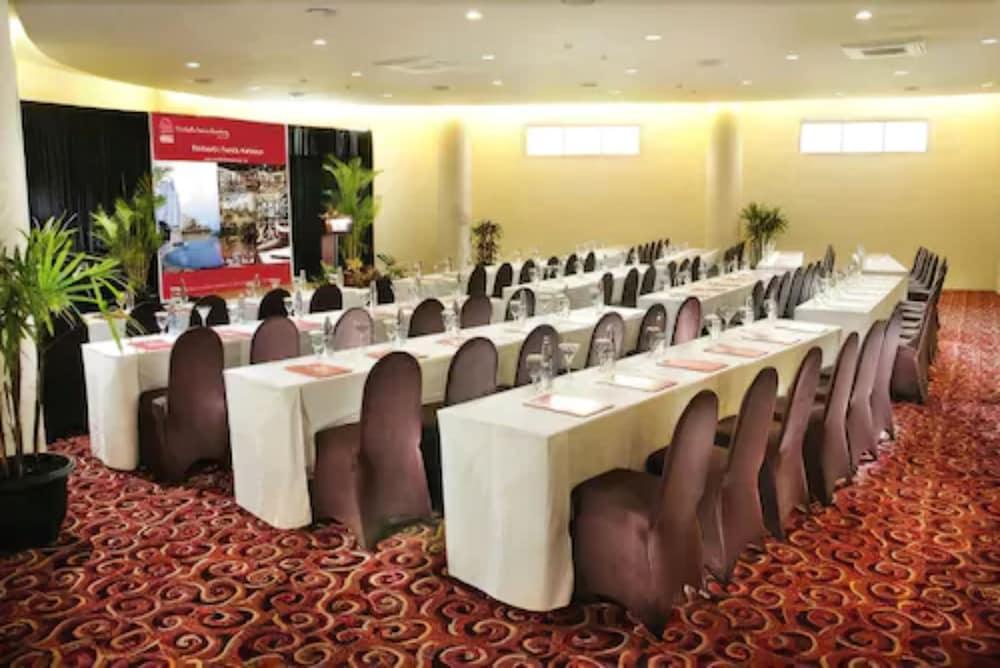 Marbella Suites Bandung Cimenyan Екстериор снимка