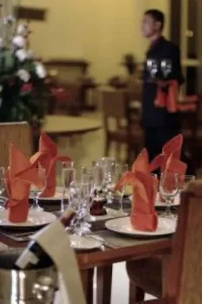 Marbella Suites Bandung Cimenyan Екстериор снимка