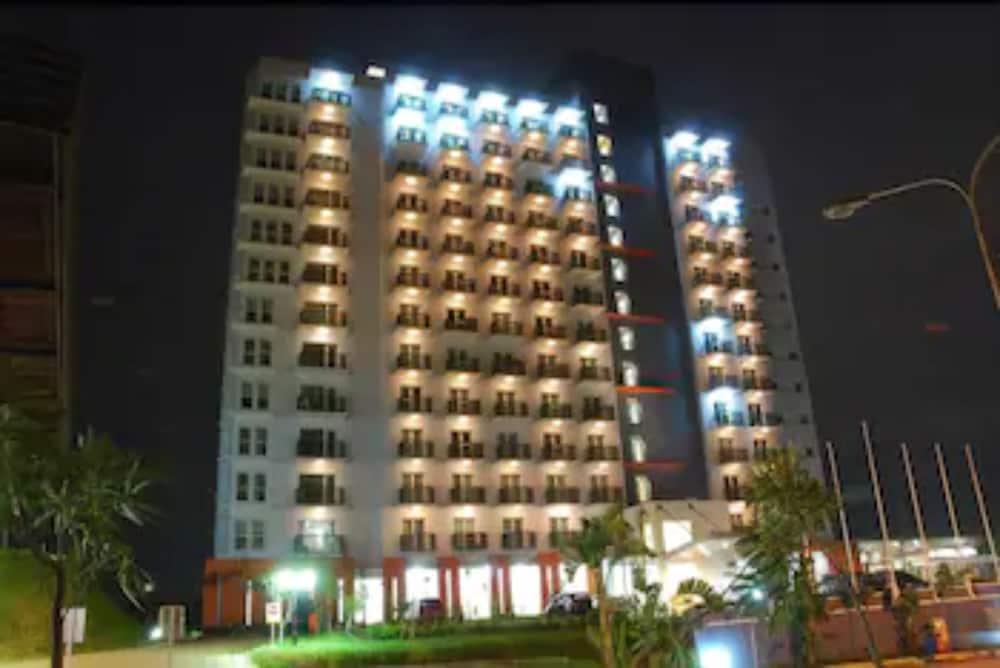 Marbella Suites Bandung Cimenyan Екстериор снимка