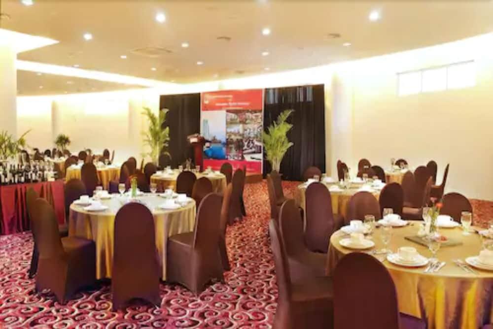 Marbella Suites Bandung Cimenyan Екстериор снимка