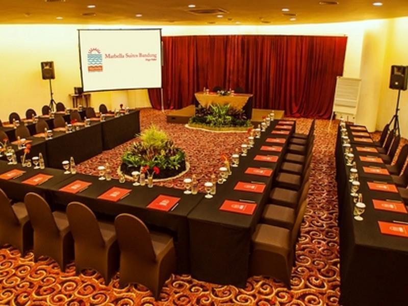 Marbella Suites Bandung Cimenyan Екстериор снимка