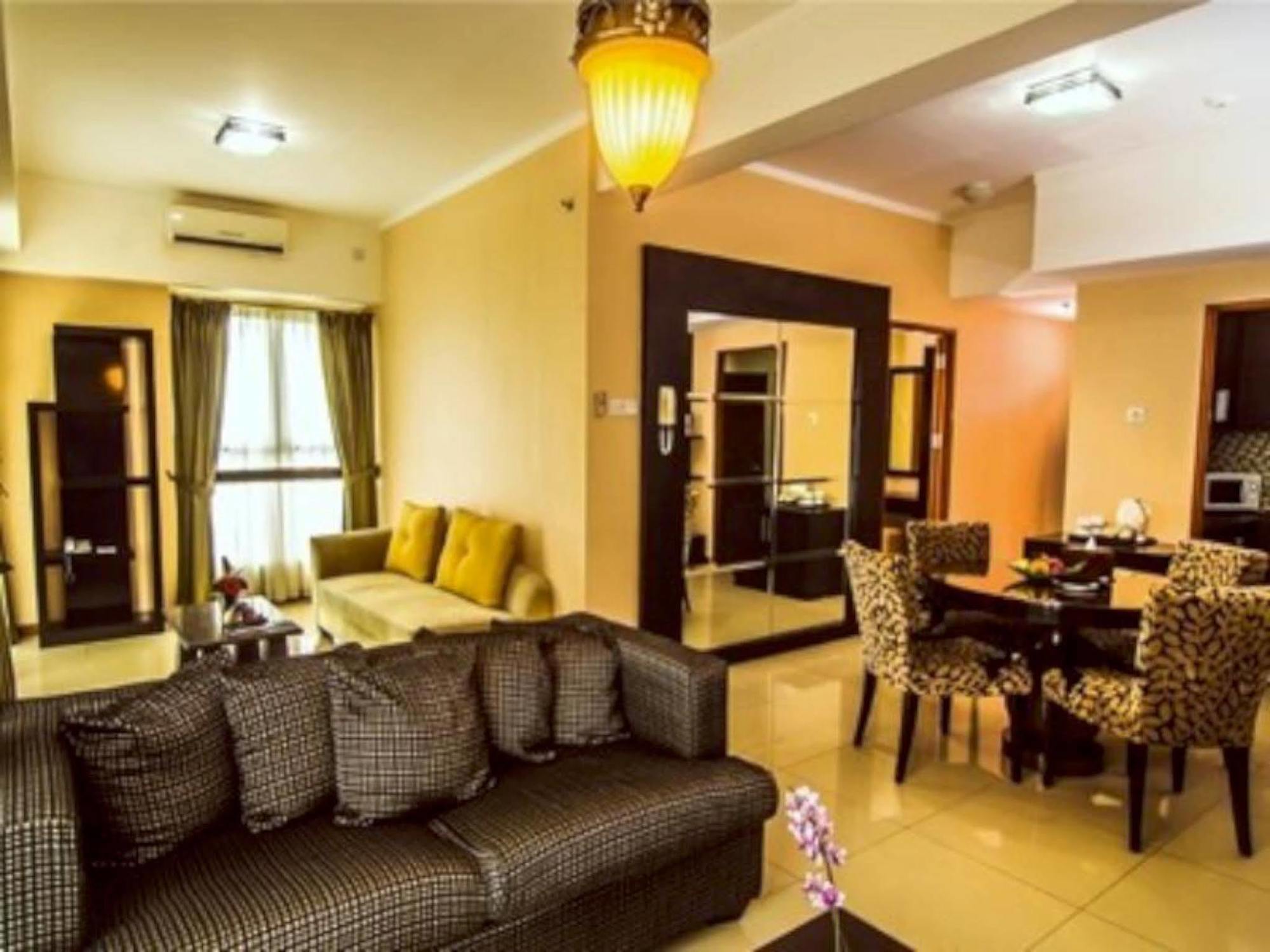 Marbella Suites Bandung Cimenyan Екстериор снимка