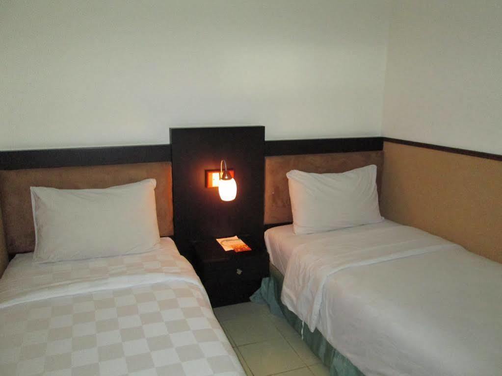 Marbella Suites Bandung Cimenyan Екстериор снимка
