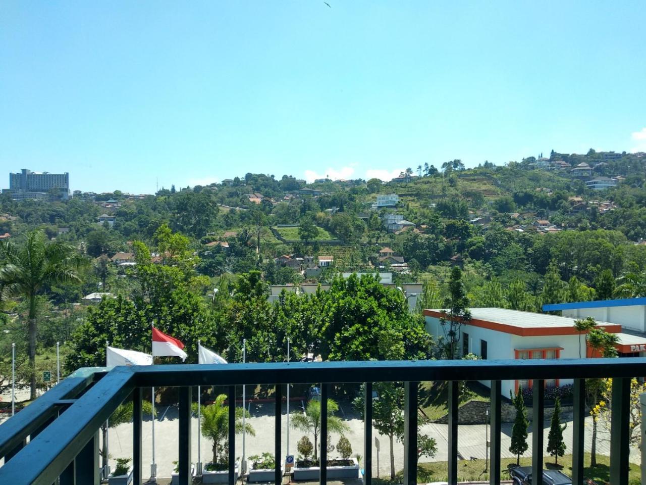 Marbella Suites Bandung Cimenyan Екстериор снимка